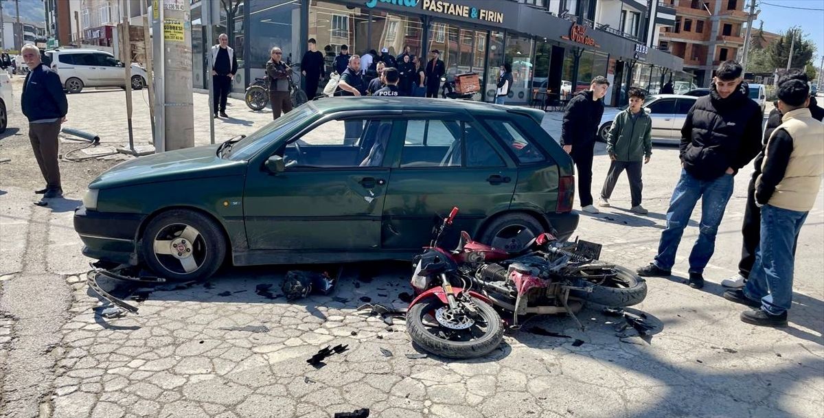 Gölcük'te Zincirleme Kaza: 2 Yaralı