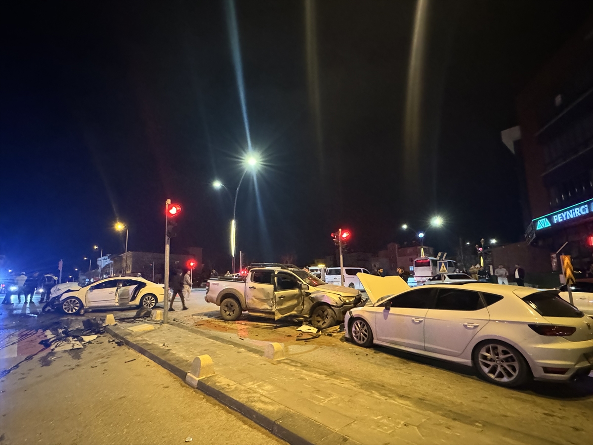 Karaman’da trafik kazasında 6 kişi yaralandı