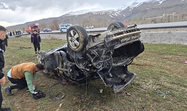 İlçe yolunda trafik kazası! Ölü ve yaralılar var