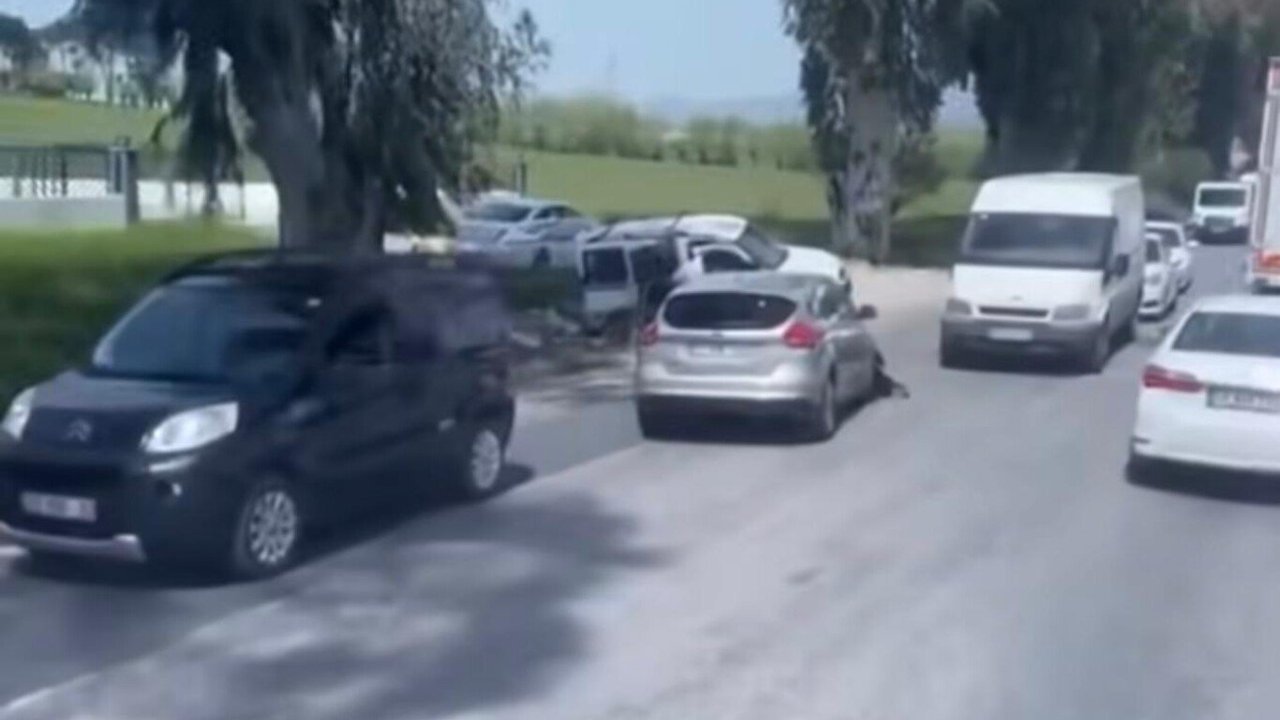İzmir'de maddi hasarlı trafik kazası
