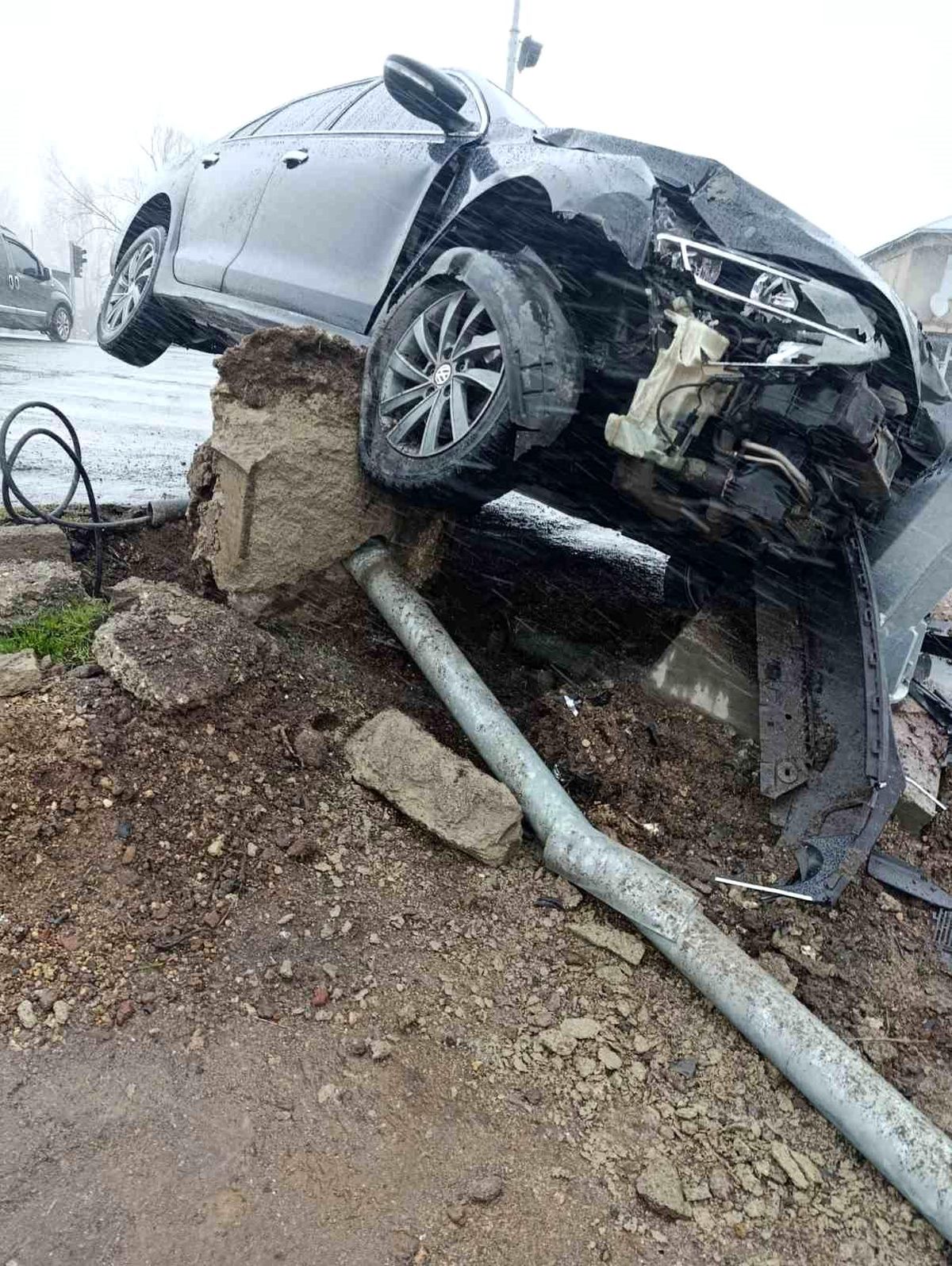 Patnos'ta Yağışla Kaza: İki Yaralı