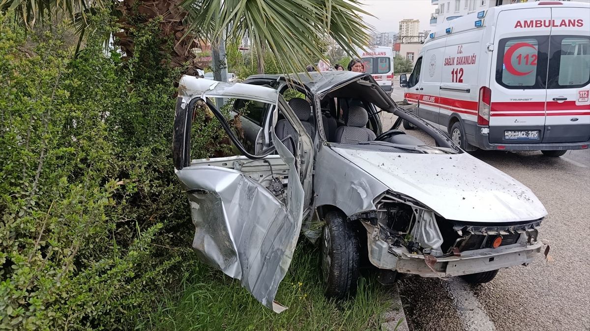 Kozan'da Trafik Kazası: 3 Yaralı