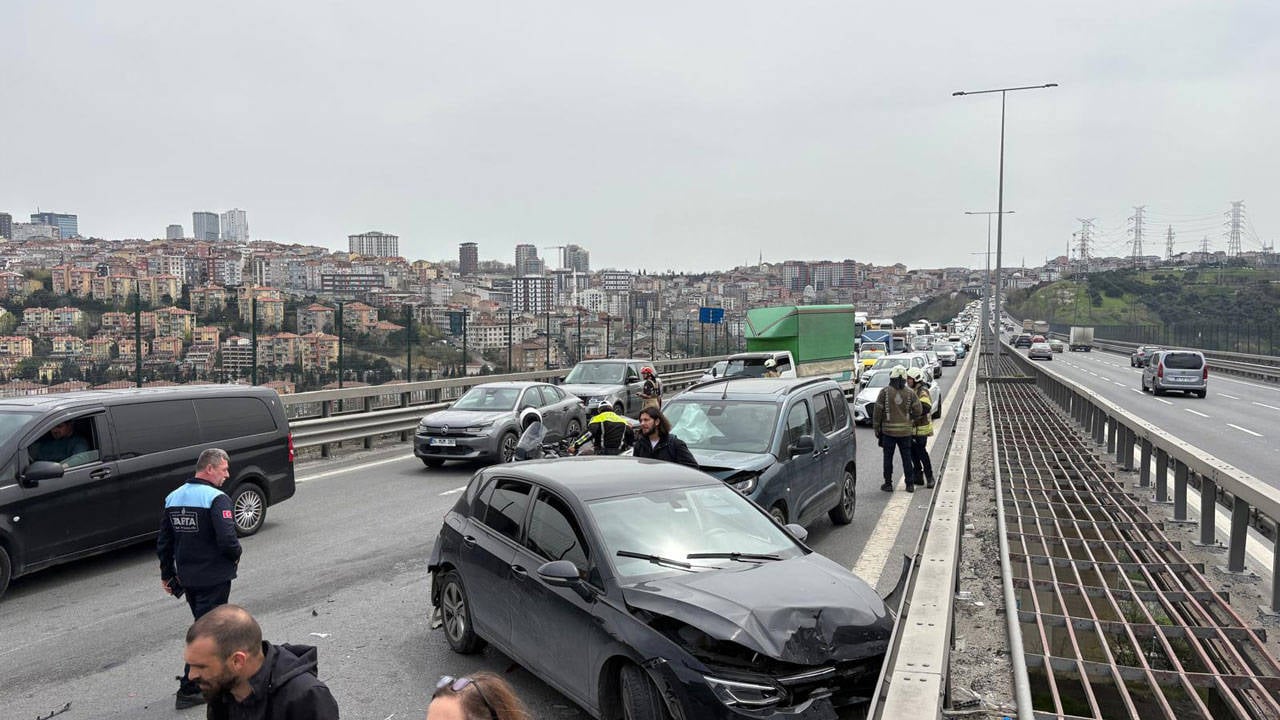Kağıthane'de zincirleme trafik kazası: 6 araç hasar gördü