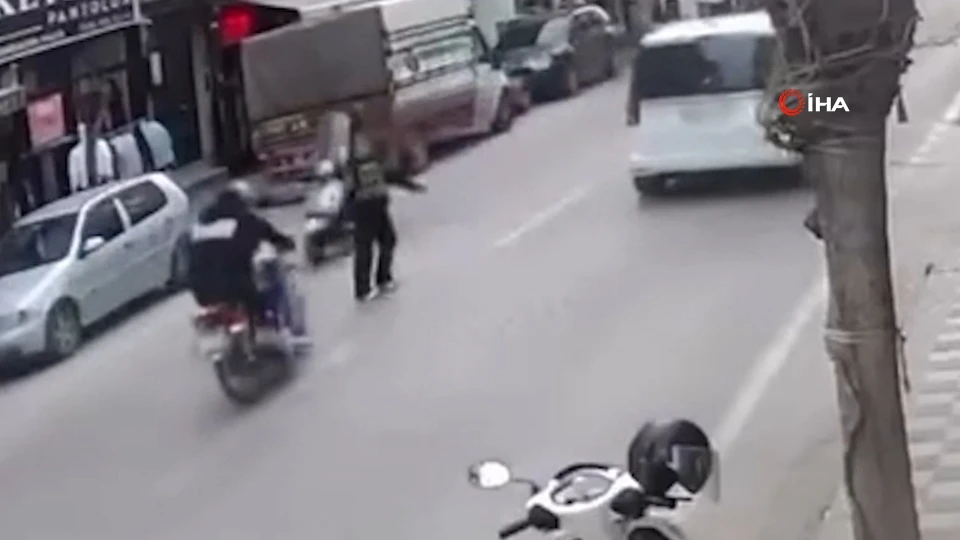 Afyonkarahisar Motosiklet Kazası: 13 Yaşındaki Çocuğa Çarpıp Kaçan Sürücü Yakalandı