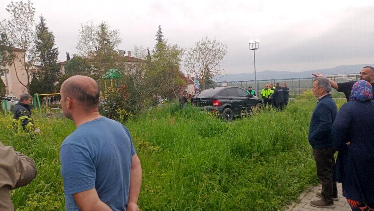 Sakarya'da Trafik Kazası: 17 Yaşındaki Genç Hayatını Kaybetti