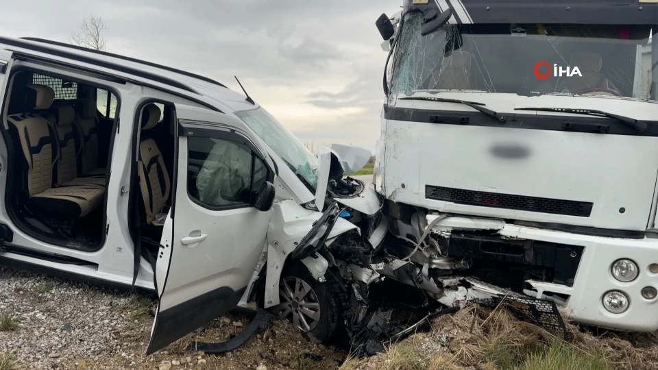 Afyonkarahisar'da trafik kazası: boş tanker faciayı önledi