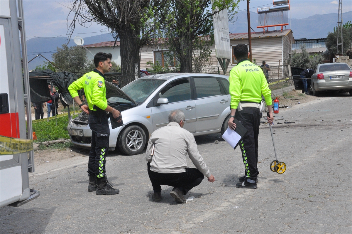 İzmir’de zincirleme trafik kazasında 1 kişi öldü, 3 kişi yaralandı