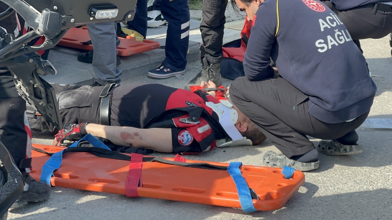 Malatya'da korkutan kaza: Yunus timi otomobille çarpıştı!