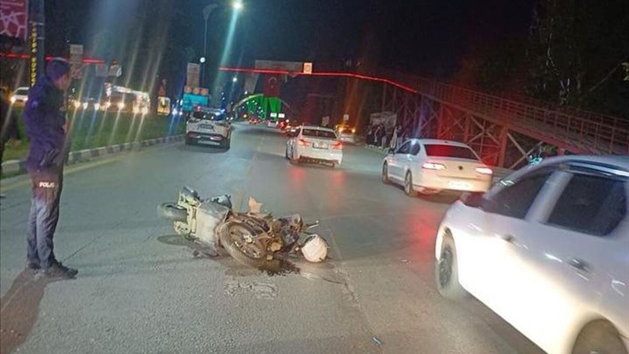 Manisa'da iki motosikletin çarpıştığı trafik kazasında polis memuru yaşamını yitirdi
