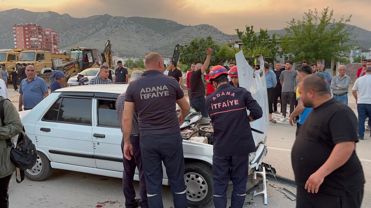 Adana Kozan’daki trafik kazasında otomobil ile motosiklet çarpıştı: 2 yaralı