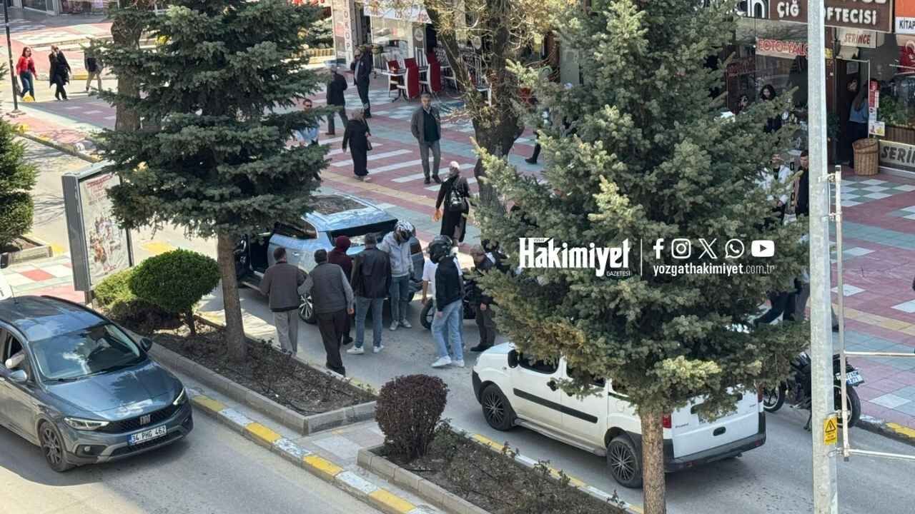 Dikkatsizlik Kazayı Getirdi: Motosiklet Sürücüsü Yere Savruldu