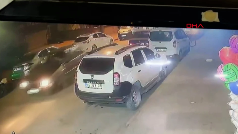 İnegöl'de kaza yapan sürücüyü sağlık ekipleri hayata döndürdü