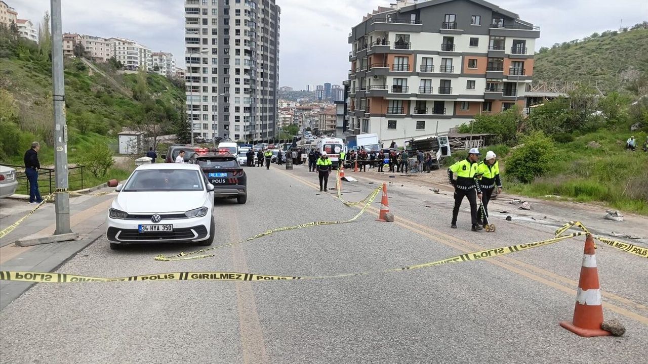 SON DAKİKA: Ankara'da kamyonetin işçilere çarptığı trafik kazasında 2 ölü