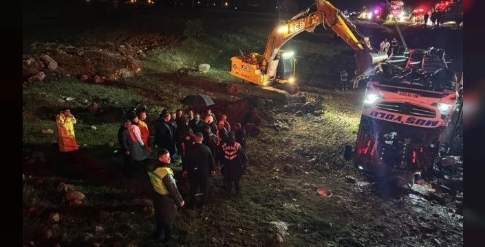 Malatya'da yürek burkan kaza: Otobüs şarampole yuvarlandı, çok sayıda can kaybı ve yaralı var!