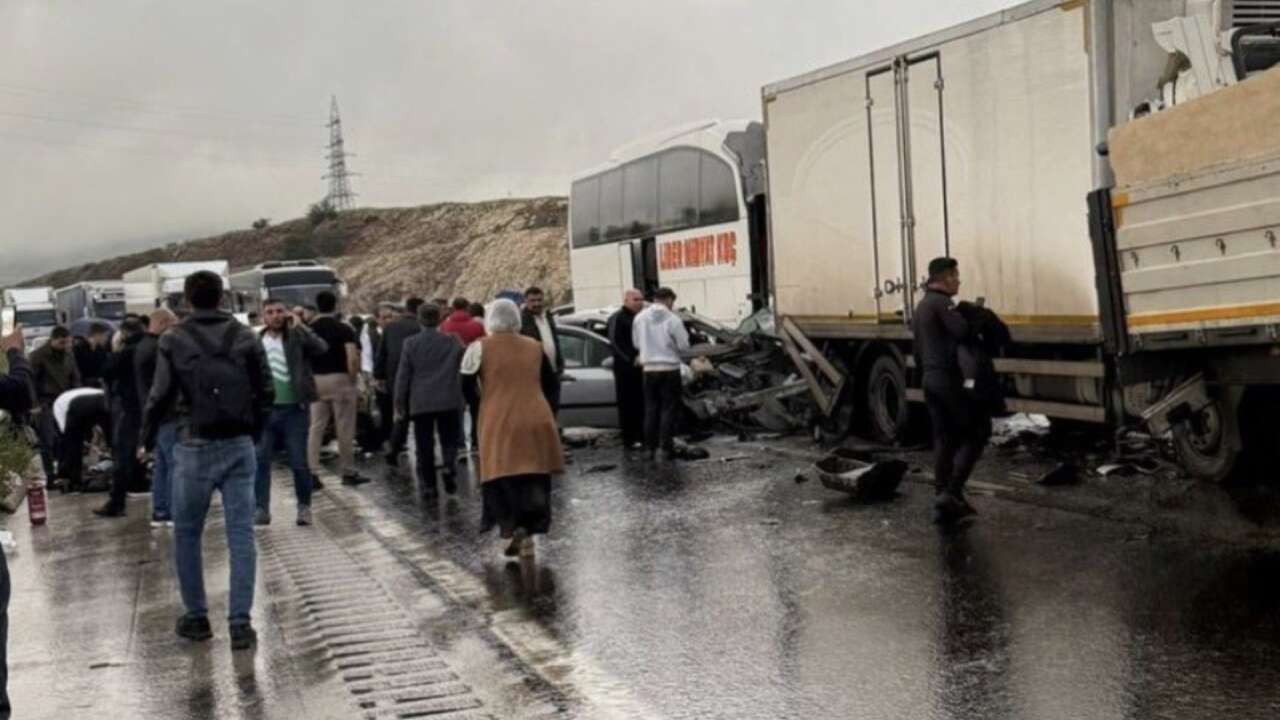 TAG Otoyolu’nda korkutan zincirleme kaza