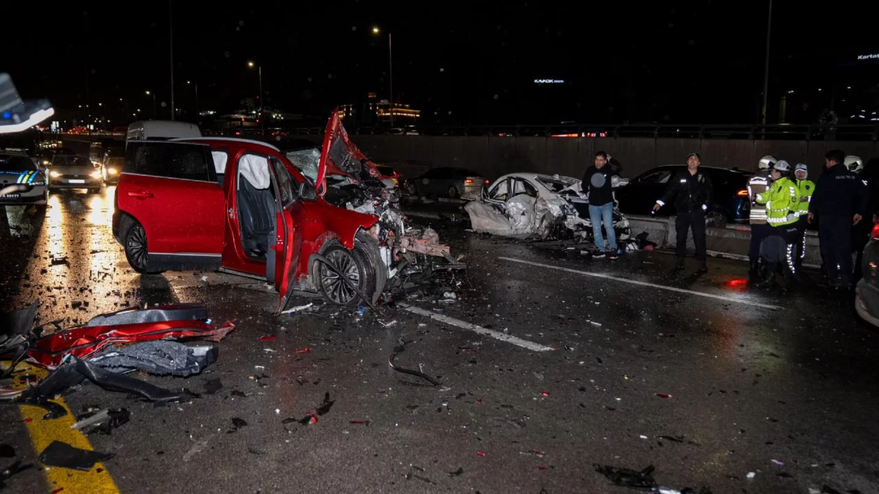 Ankara'da zincirleme trafik kazası: Çok sayıda yaralı var...