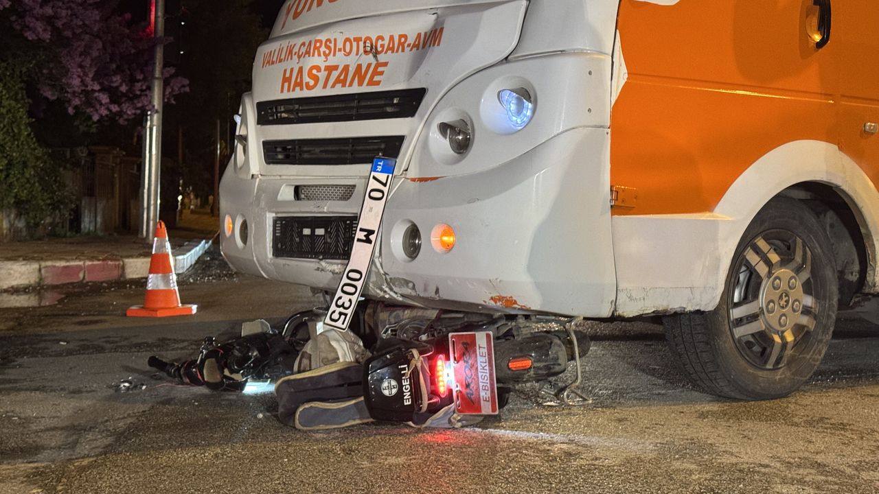 Karaman’da minibüs ile elektrikli bisikletin çarpıştığı trafik kazasında 1 kişi hayatını kaybetti