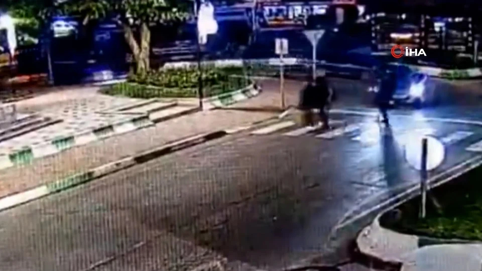 Kırklareli'nde feci kaza kamerada: Yolun karşısına geçerken canından oldu
