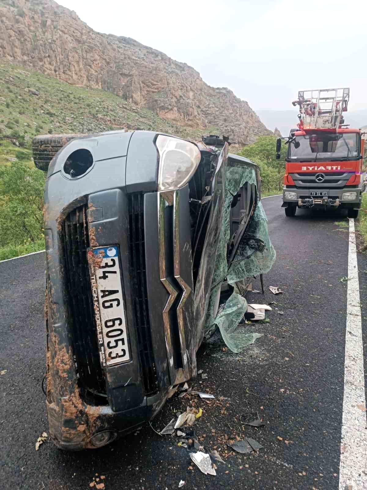 Hasankeyf'te Trafik Kazası: 3 Yaralı