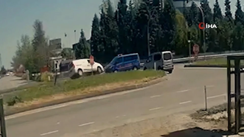 Kırklareli Lüleburgaz'da jandarma aracı ve panelvan çarpıştı