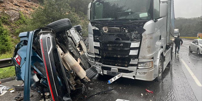 Maliyeciler Kaza Yaptı: 1 Ölü, 5 Yaralı