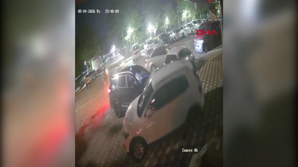 Manisa Turgutlu ilçesinde dört aracın karıştığı kaza kamerada