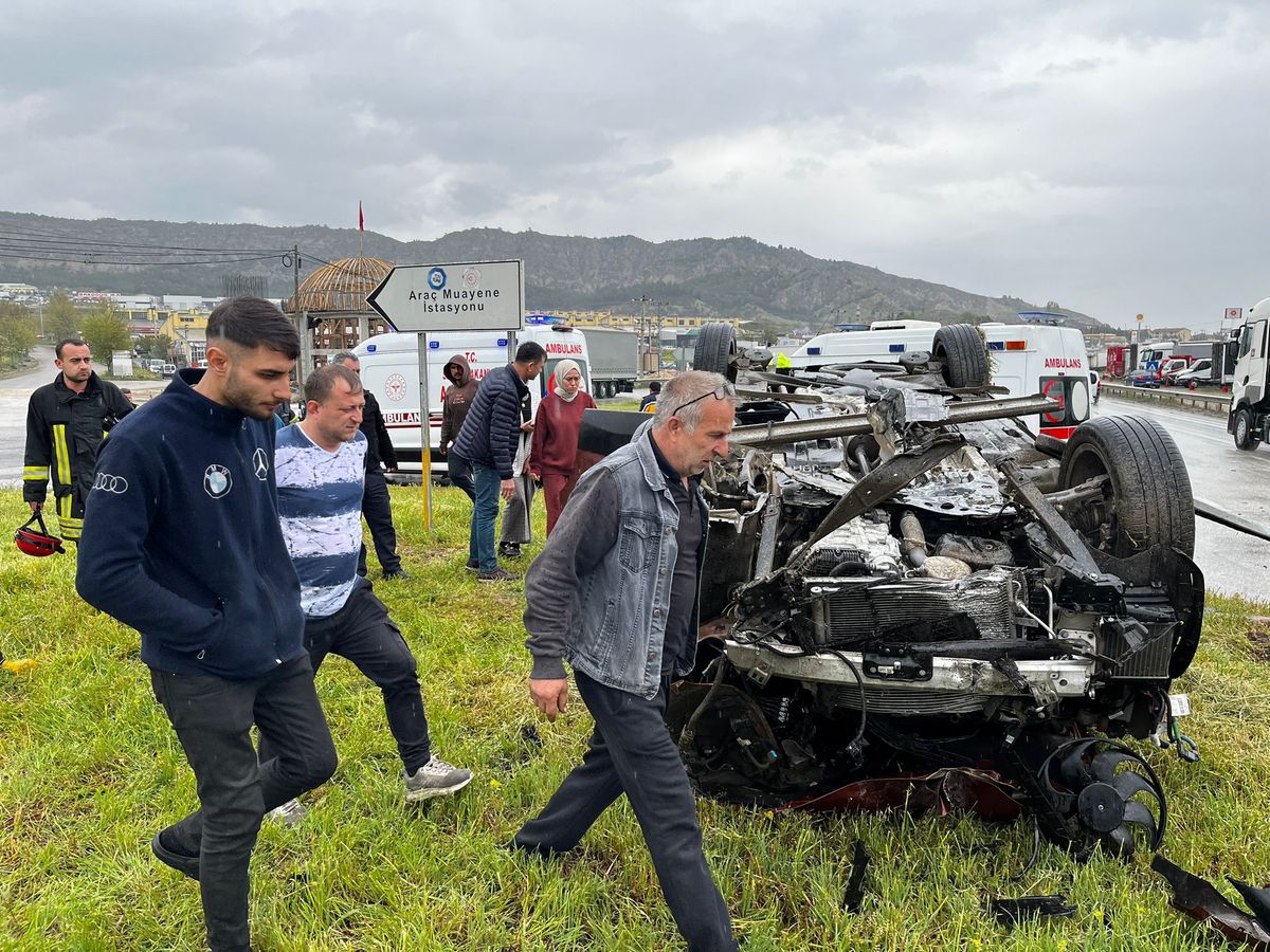 Tosya'da Trafik Kazası: 4 Yaralı