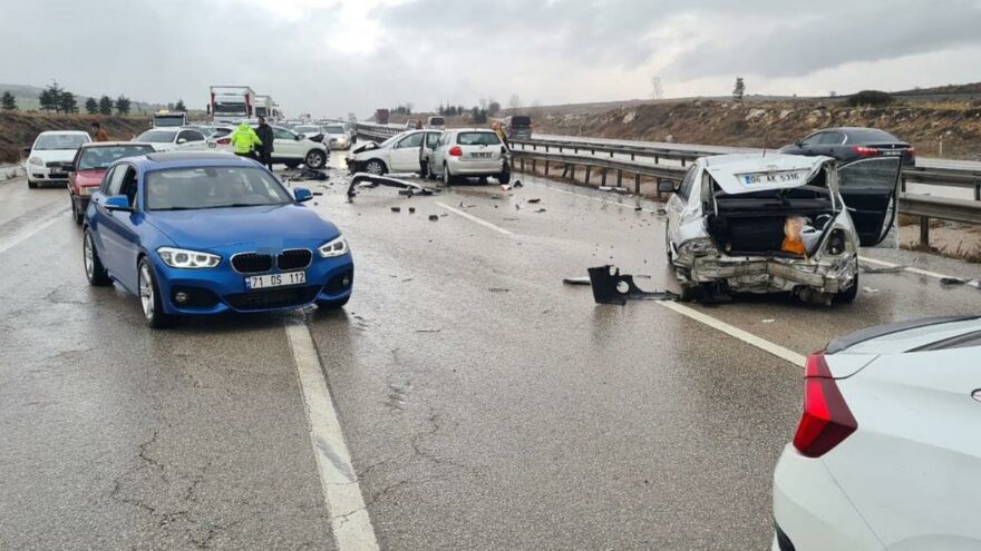 2025 yılında trafik kazalarında 6 bin 35 kişi yaşamını yitirdi