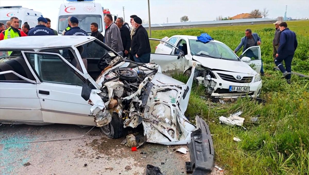 Aksaray'da Trafik Kazası: 4 Yaralı