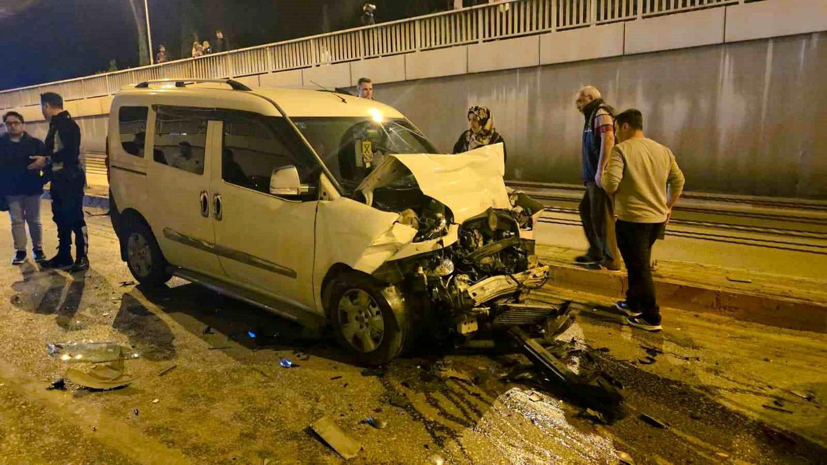 Antalya'da Zincirleme Trafik Kazası