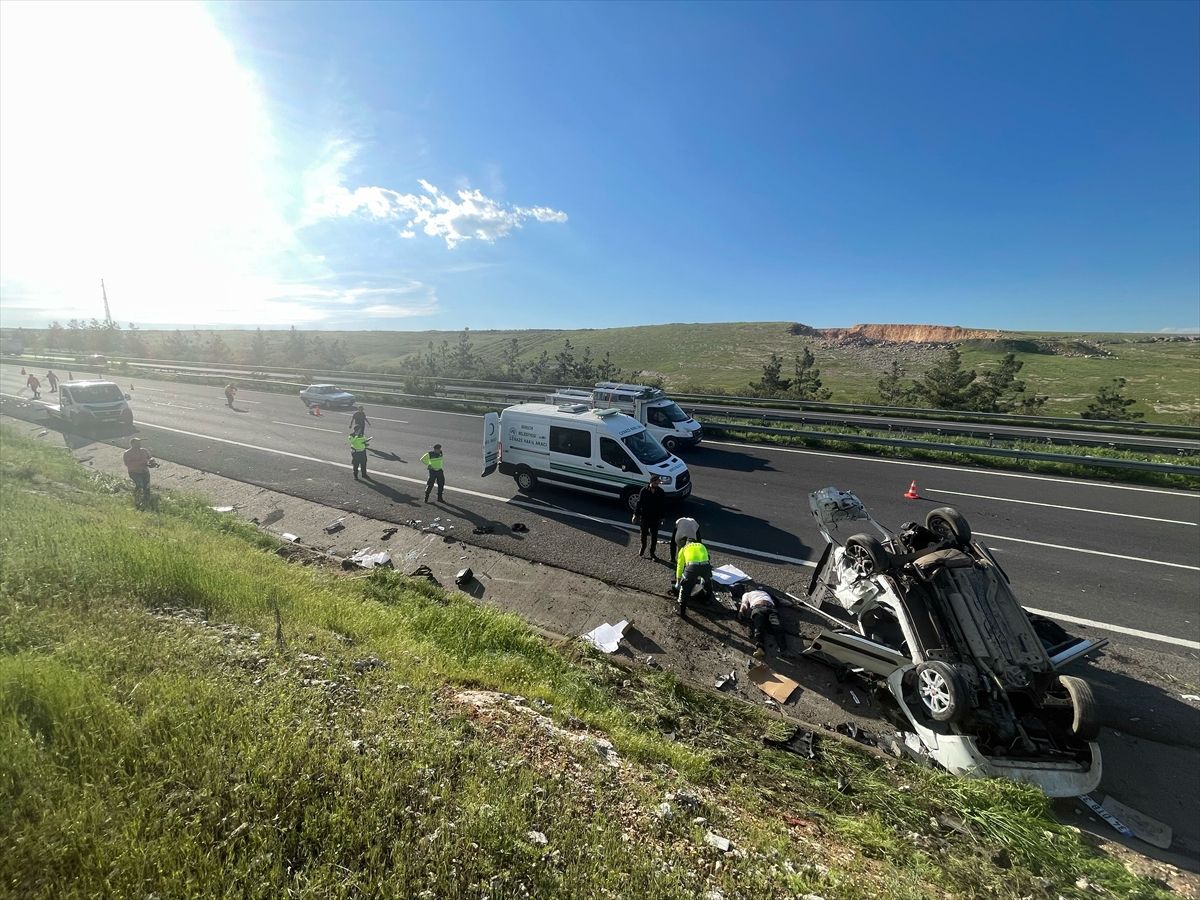 Birecik'te Trafik Kazası: 3 Ölü, 5 Yaralı