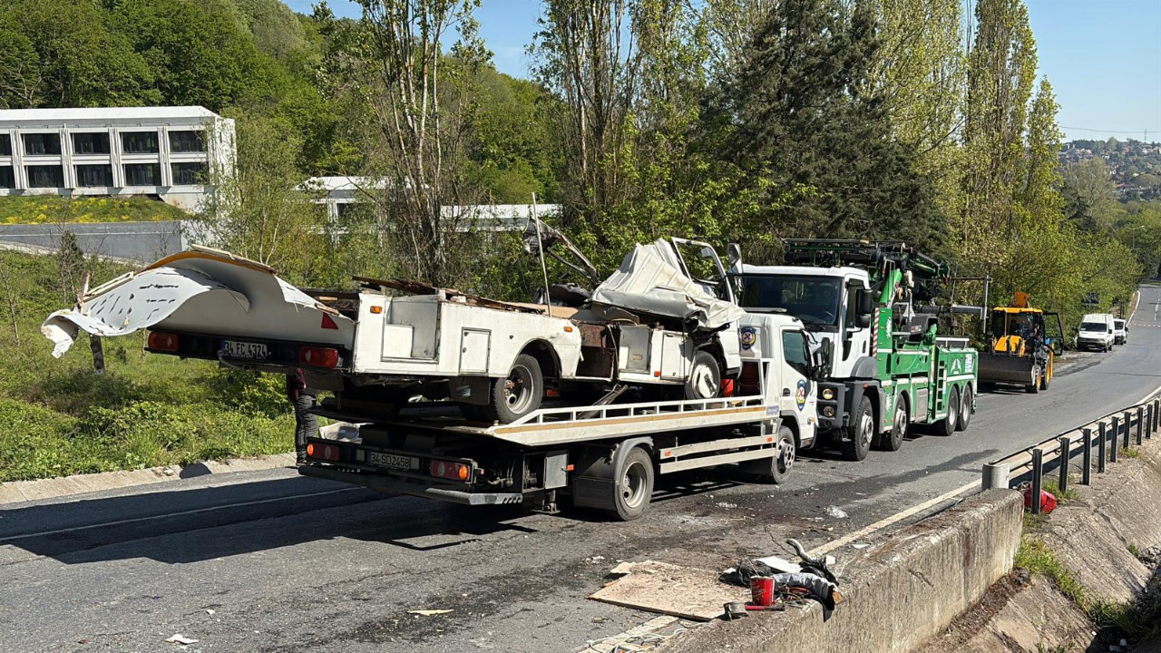Sarıyer’de feci kaza: Karavan bariyerlere çarptı, sürücü hayatını kaybetti
