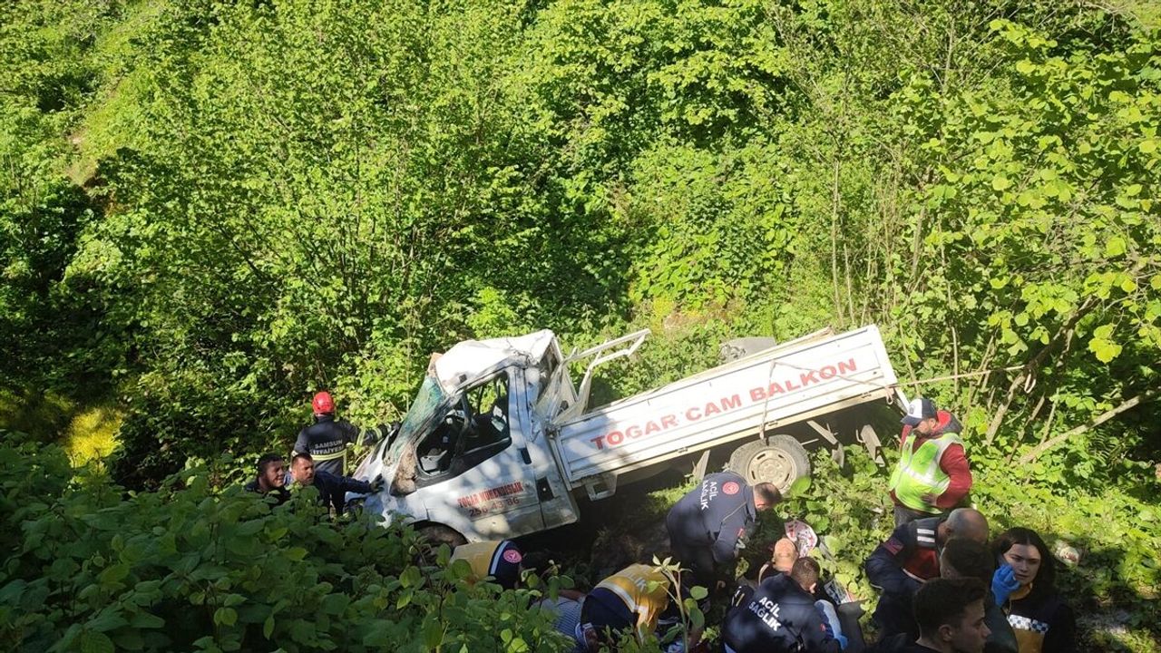 SON DAKİKA: Samsun Terme’de kamyonetin devrildiği trafik kazasında 1 ölü, 2 yaralı