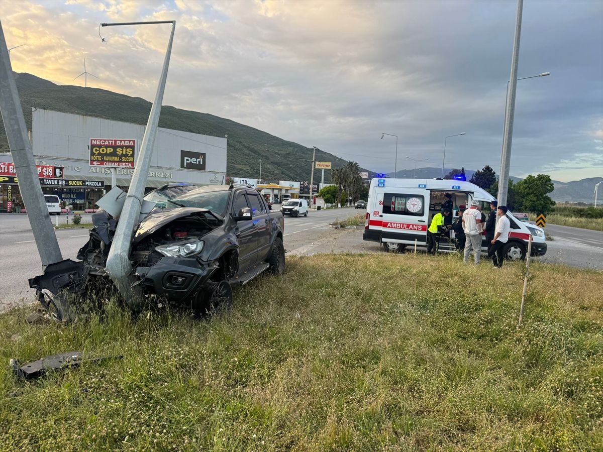 Aydın'da trafik kazası güvenlik kamerasınca kaydedildi