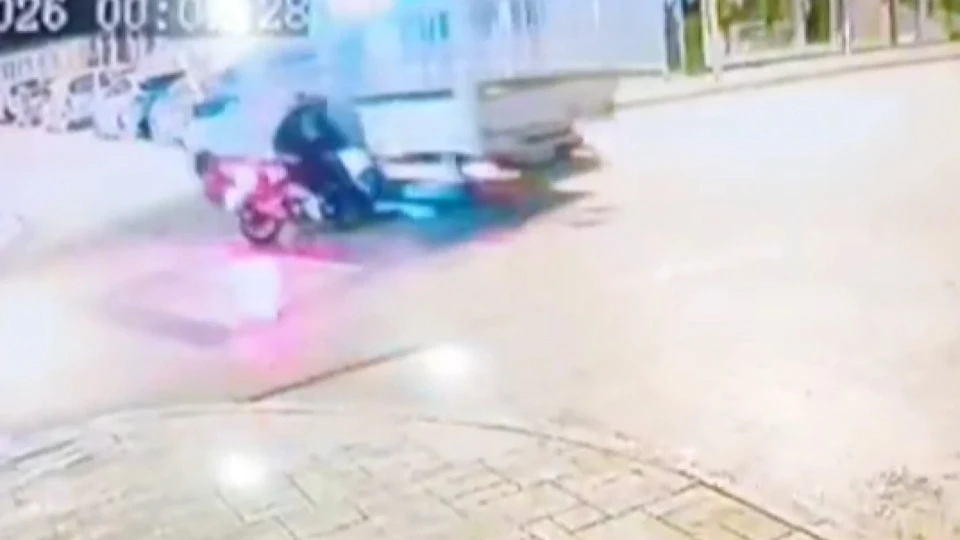 Edirne Keşan ilçesinde motosiklet ile kamyonet çarpıştı | EDİRNE HABERLERİ