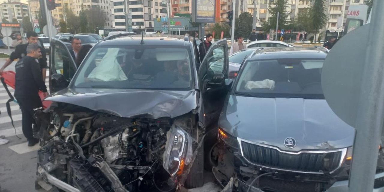 Zincirleme trafik kazası: 3 yaralı