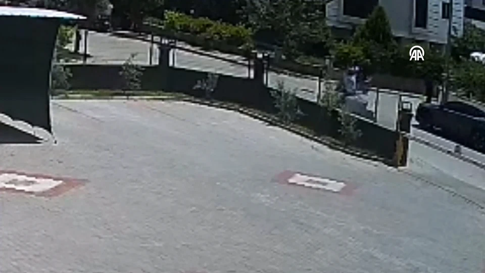 Aydın Nazilli'de Motosiklet Kazası: Çarpışma Anı Güvenlik Kamerasında