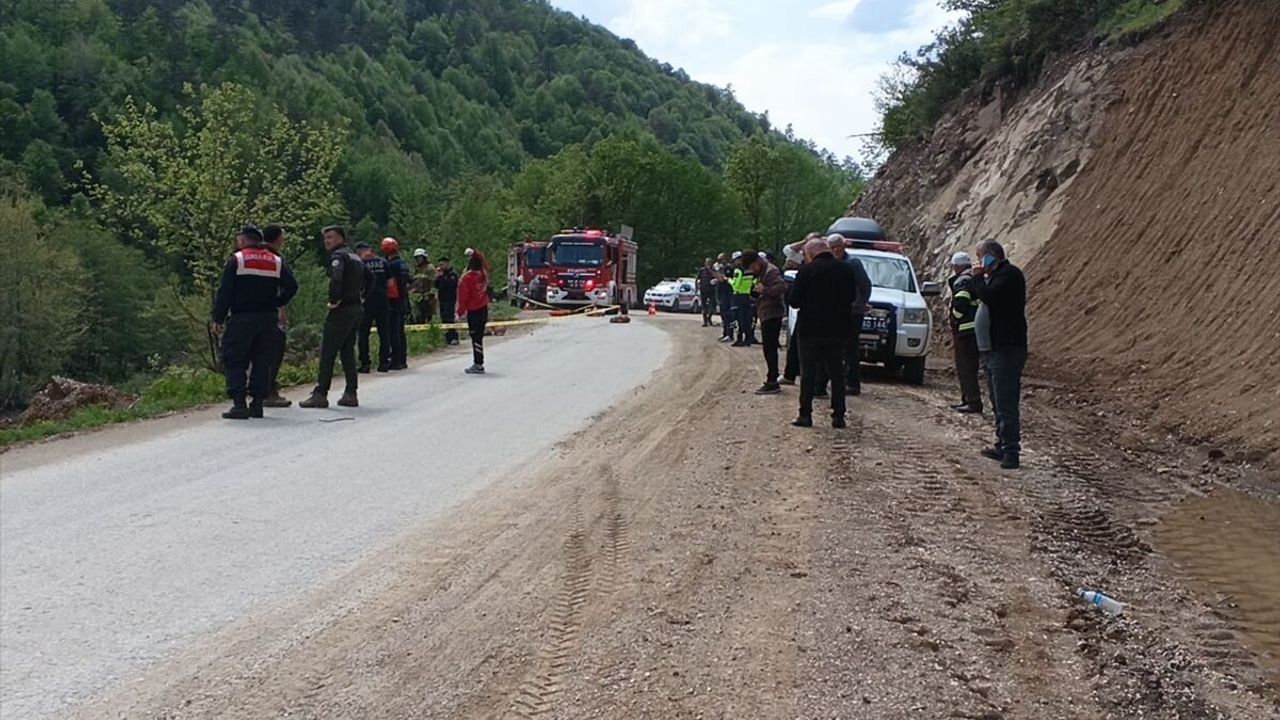 Düzce Yığılca’da kamyonetin devrildiği trafik kazasında sürücü öldü