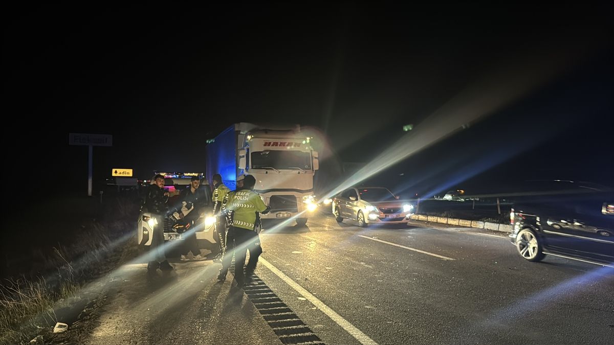 Kayseri'de Trafik Kazası: Anne ve Oğlu Yaralı