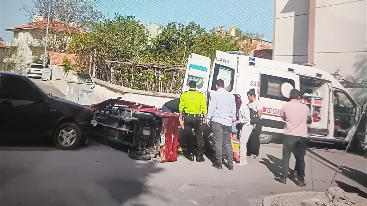 Konya'da kavşakta kaza: Ağır yaralandı, hastaneye kaldırıldı