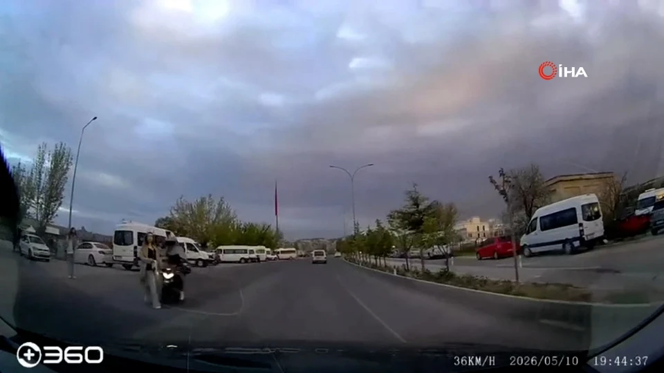 Göreme beldesinde iki kişinin yaralandığı trafik kazası kamerada