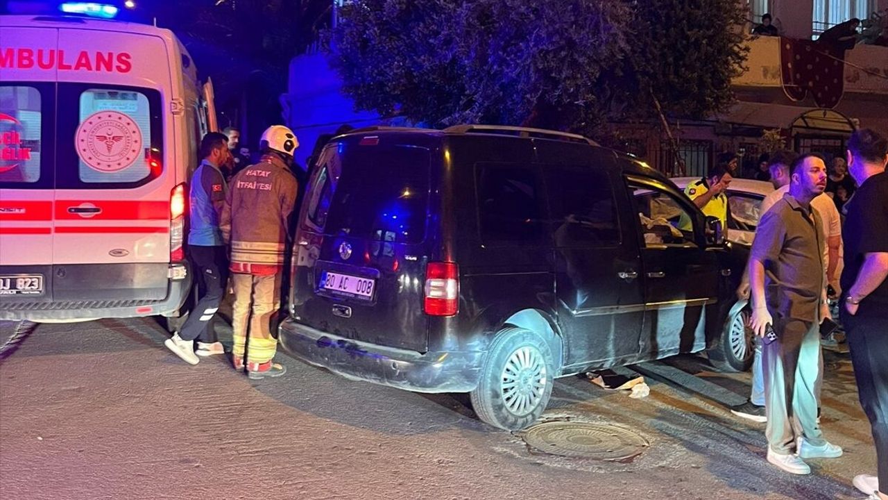 Hatay İskenderun’da iki aracın çarpıştığı trafik kazasında 4 yaralı