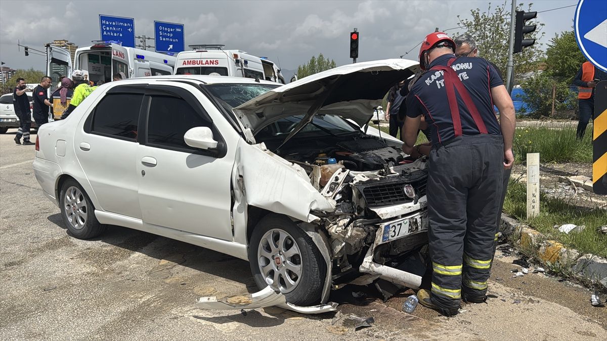 Kastamonu'da Trafik Kazası: 8 Yaralı