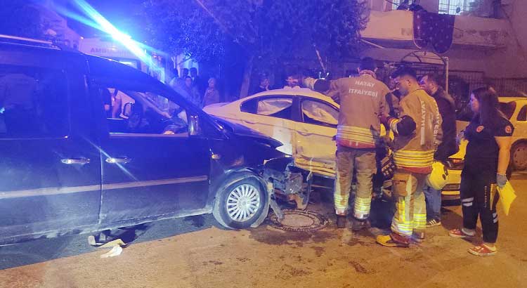 Pirireis Mahallesi’nde trafik kazası: 4 Yaralı