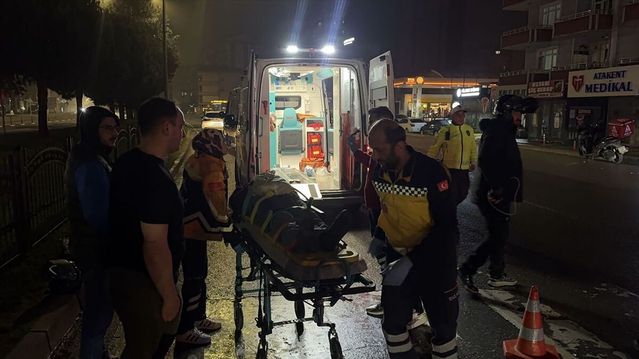 Samsun Atakum’da trafik kazası: Motosiklet devrildi, 2 yaralı