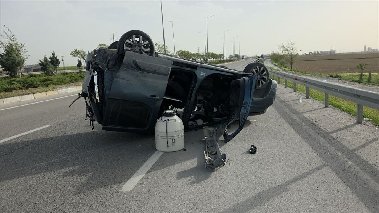 Aksaray Eskil trafik kazasında iki hafif ticari araç çarpıştı: 2 yaralı