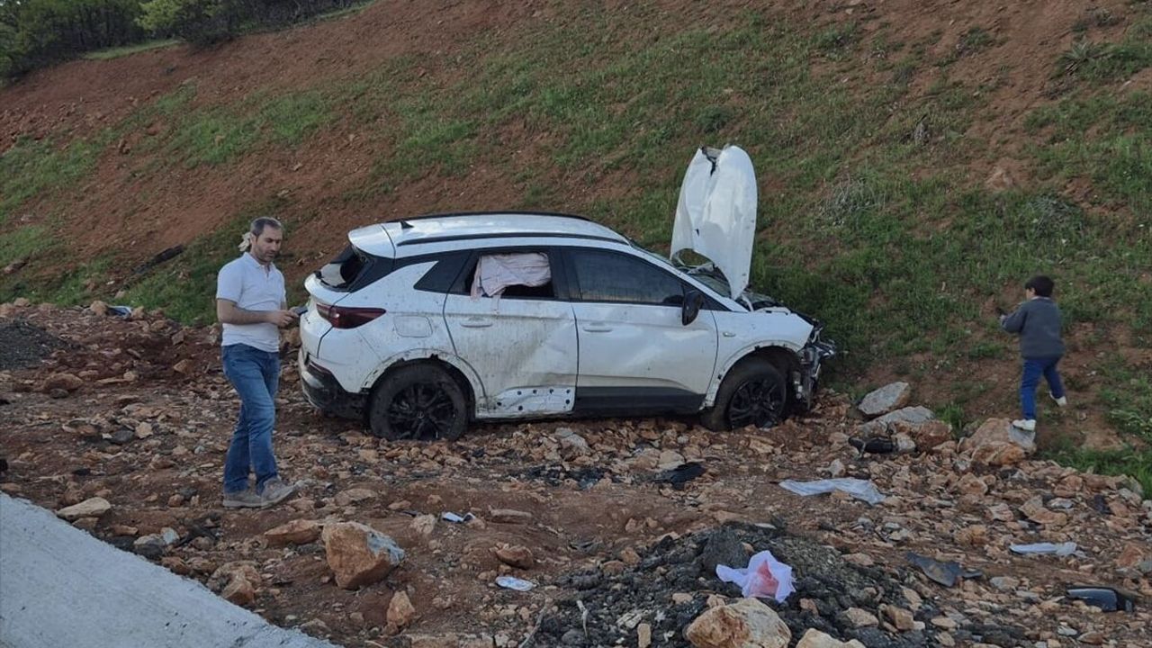 Bingöl Solhan’daki trafik kazasında araba yamaca çarptı: 6 yaralı