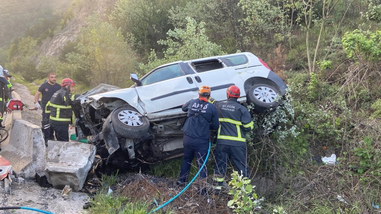 Kamyonet şarampole uçtu: 1 yaralı