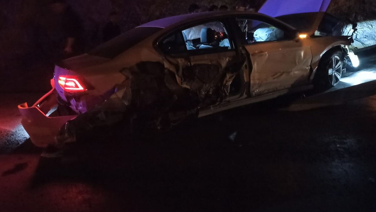 Hakkari’de trafik kazası: Hafif yaralılar var