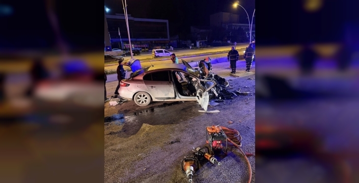 Çankırı'da korkunç kaza: Kamyona arkadan çarpan otomobilde 1 can kaybı, 1 ağır yaralı